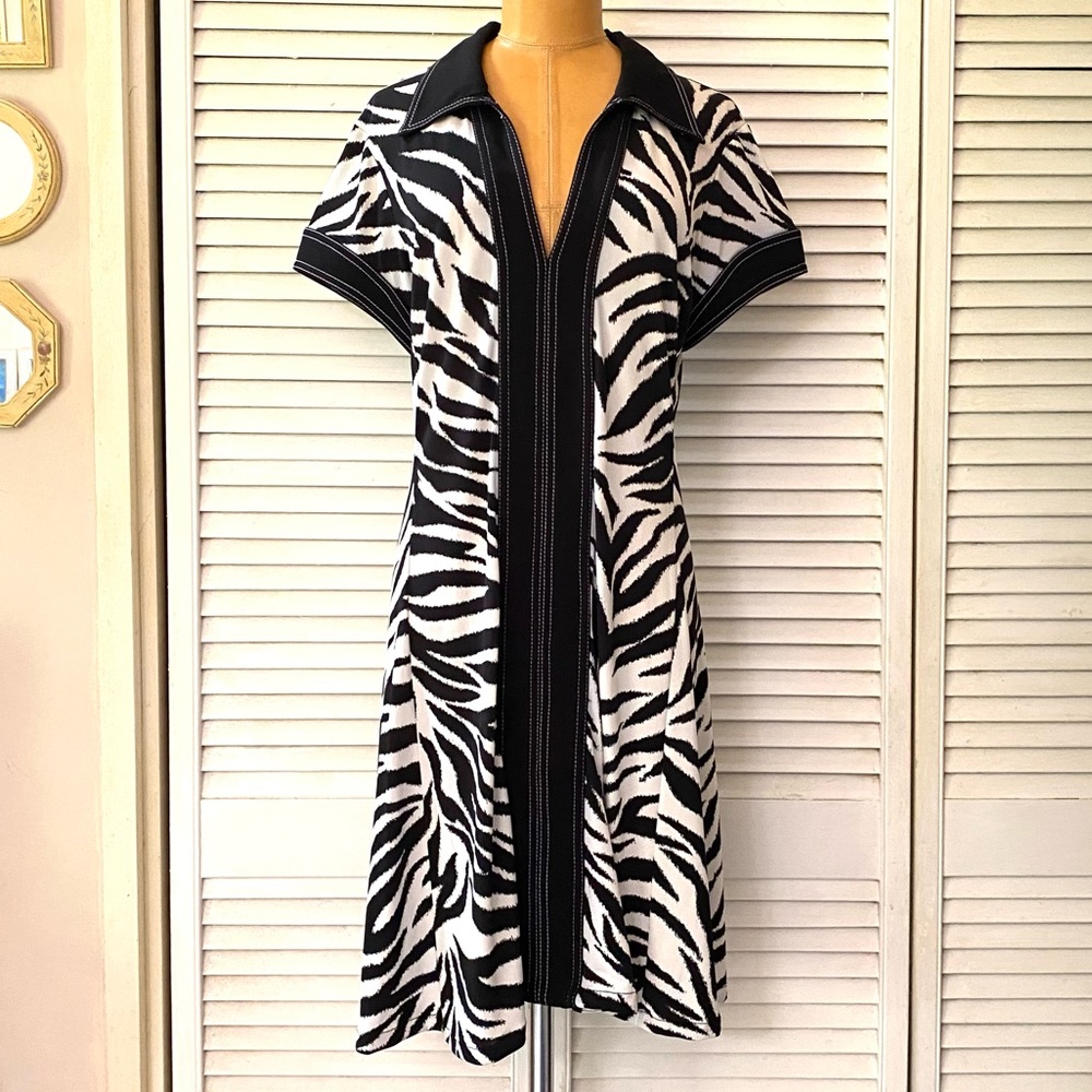 Connected Apparel Dress Womens size 10 Black Ivory Zebra Print Short Sleeve